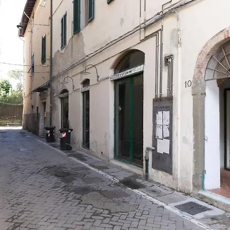 Altido Apt For 6 With Lovely Views 3 Mins To Corso Italia Διαμέρισμα *